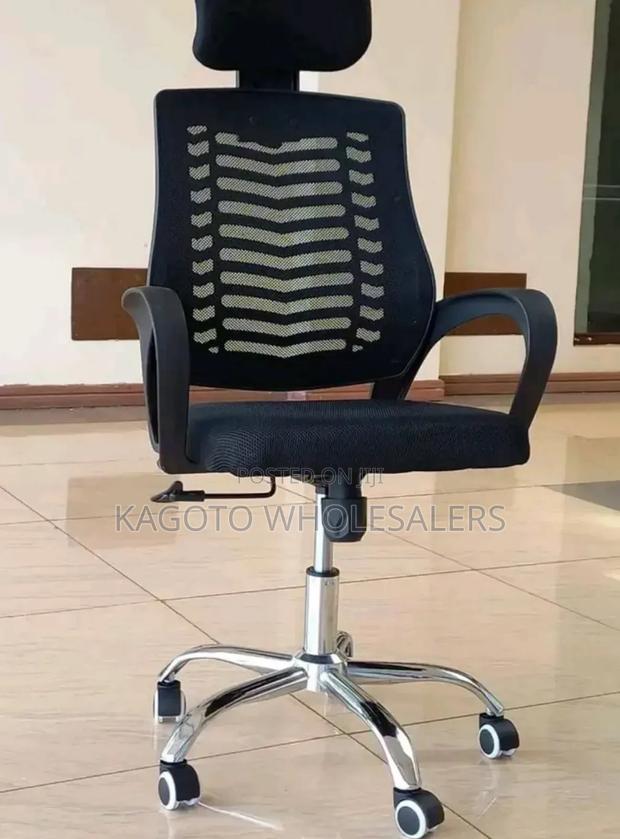 Office Chair With a Headrest/Adjustable Office Chair