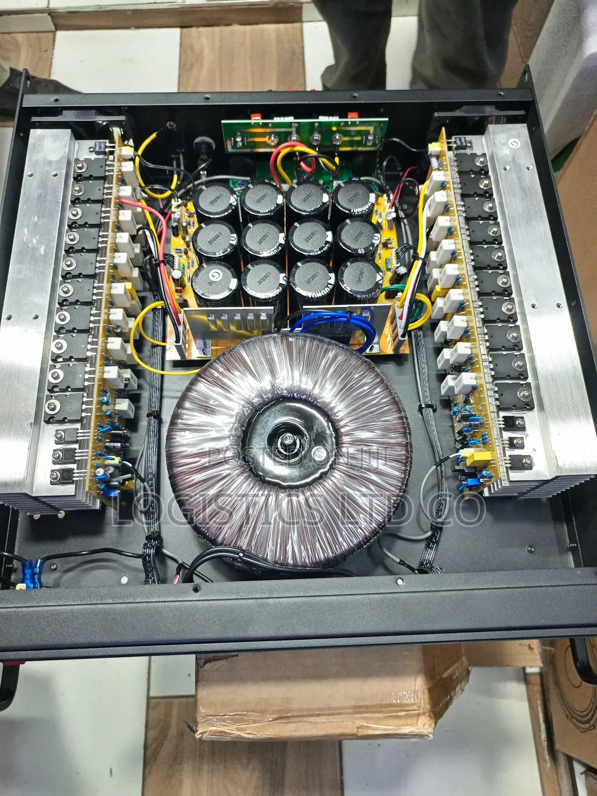Peavey Cs4000 2ru Professional Power Amplifier 40transistors