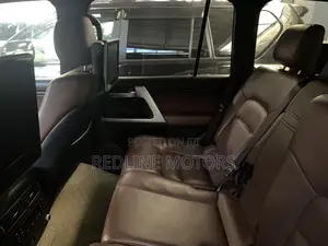 Toyota Land Cruiser 4.6 V8 ZX 2019 Brown