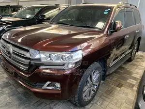 Toyota Land Cruiser 4.6 V8 ZX 2019 Brown