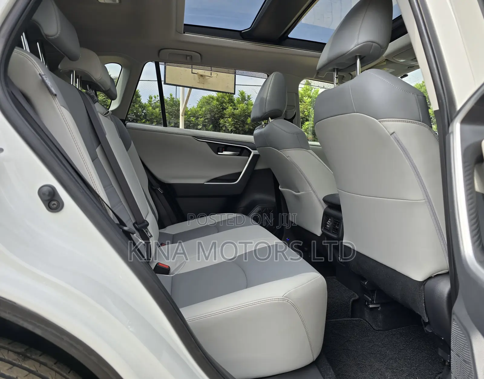 Toyota RAV4 2019 White