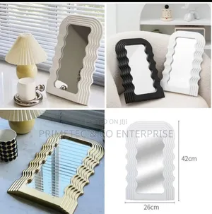 Table Top Wavy Mirror