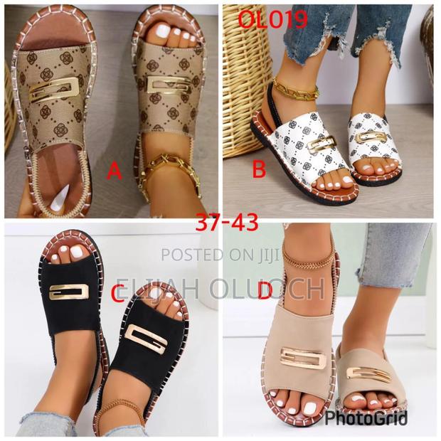 Cute Ladies Scandals - main view