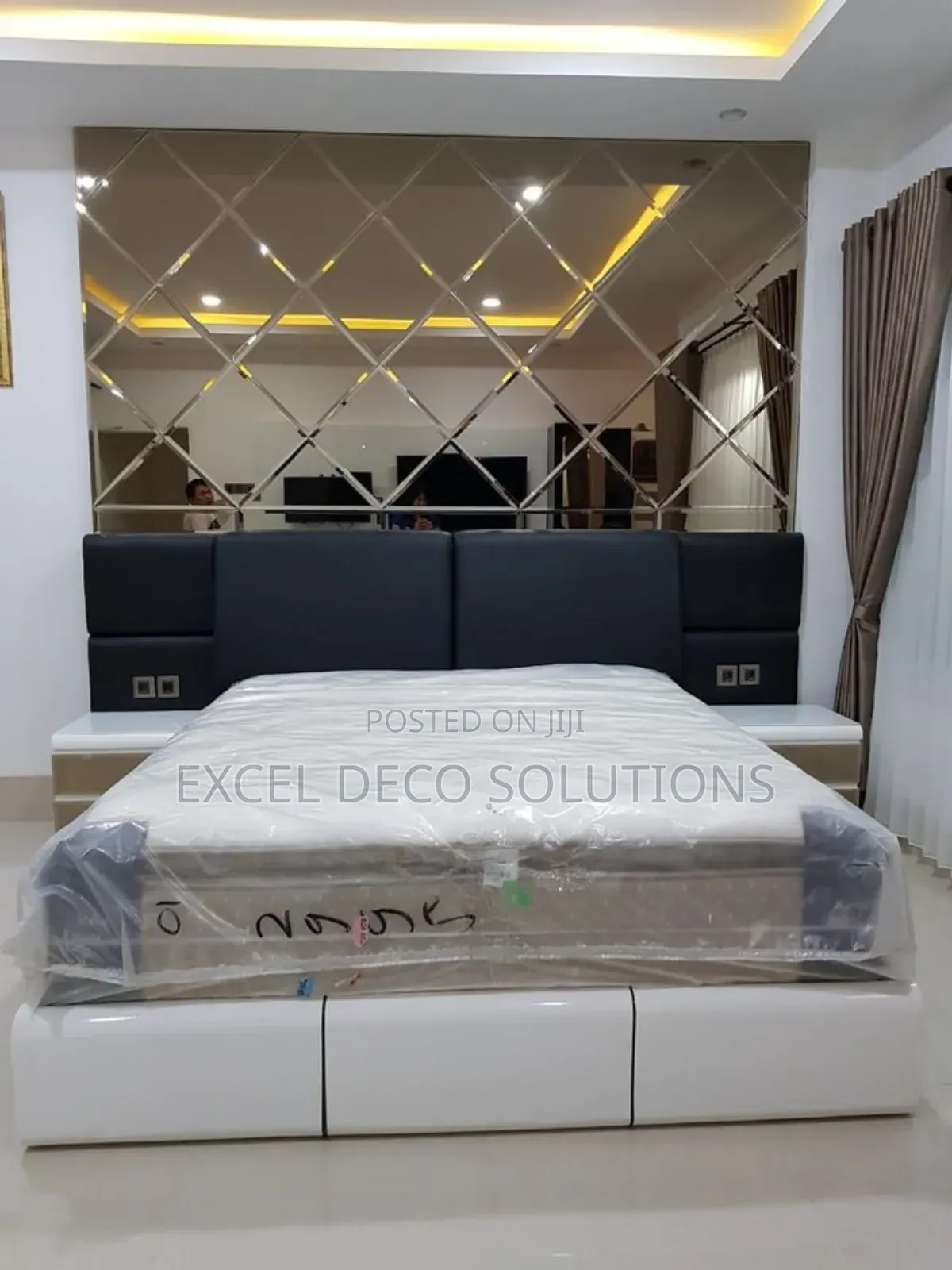  Diamond Wall Mirror Art – Decorative and Functional