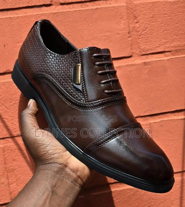 New Design Official Shoes Available Sizes 39_45 - main view