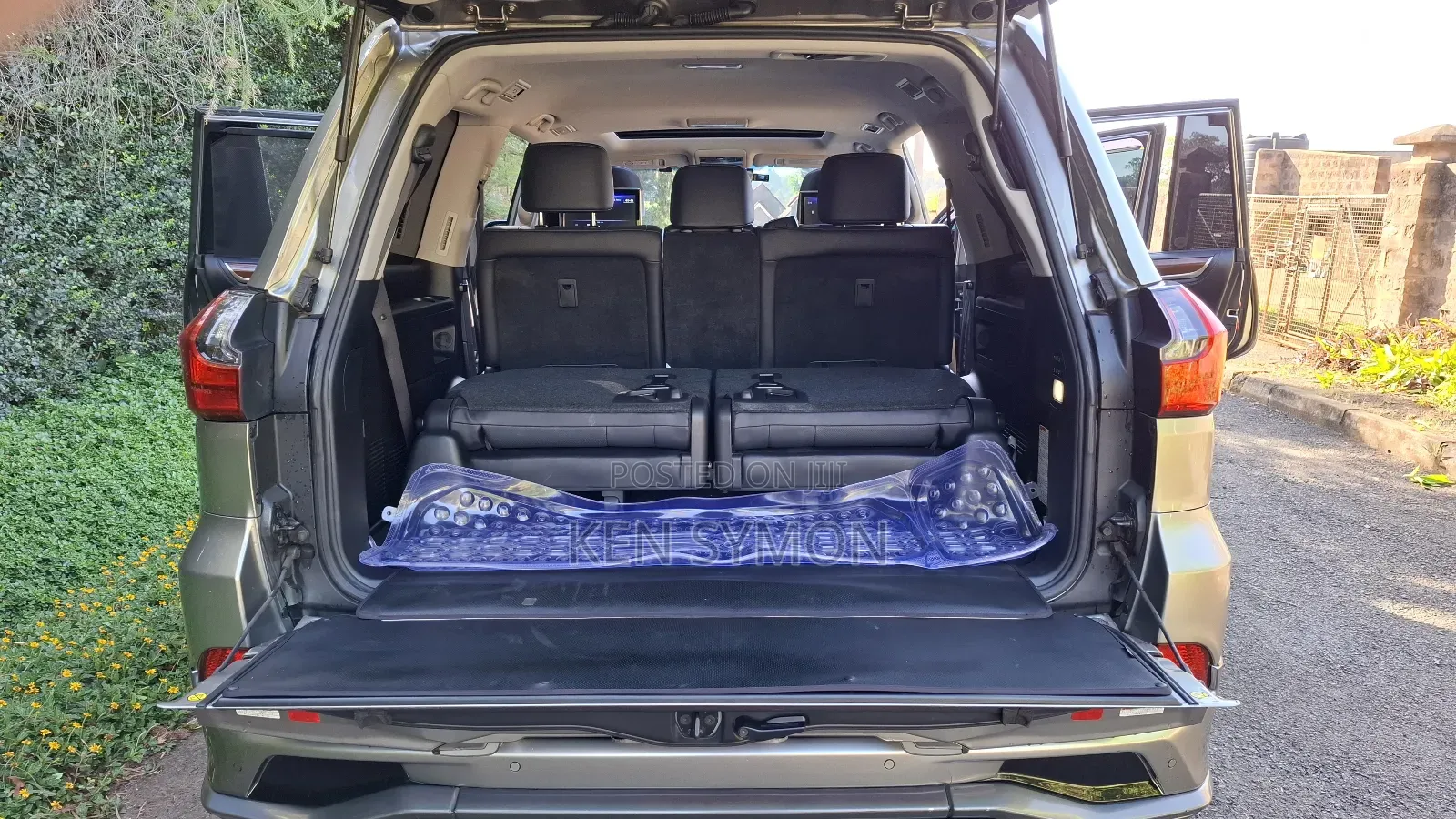 Lexus LX 570 AWD 2017 Gray