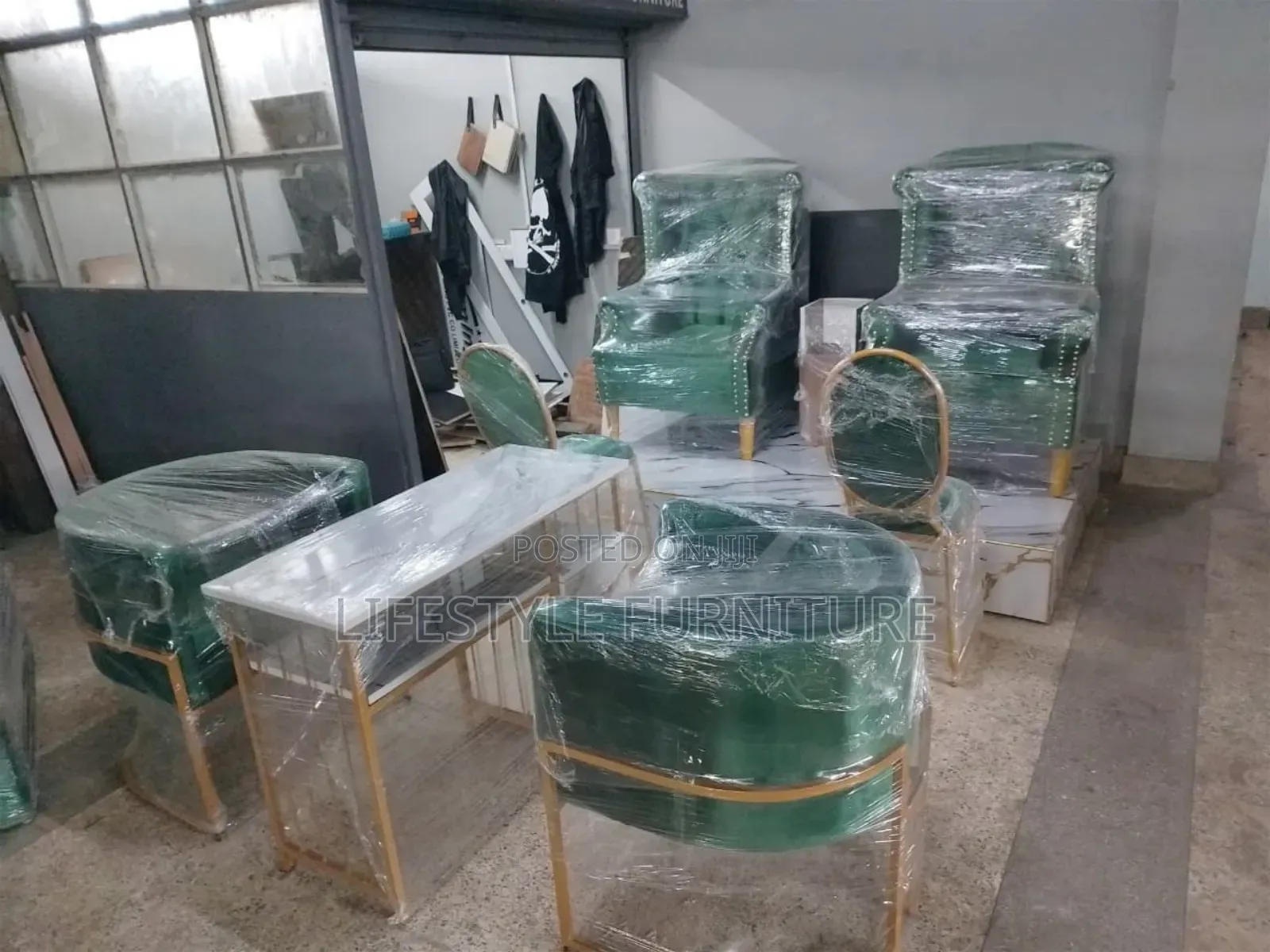 Manicure Table