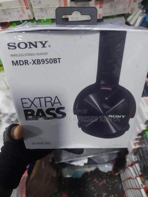 Sony Wireless Headphones MDR -Xb950bt