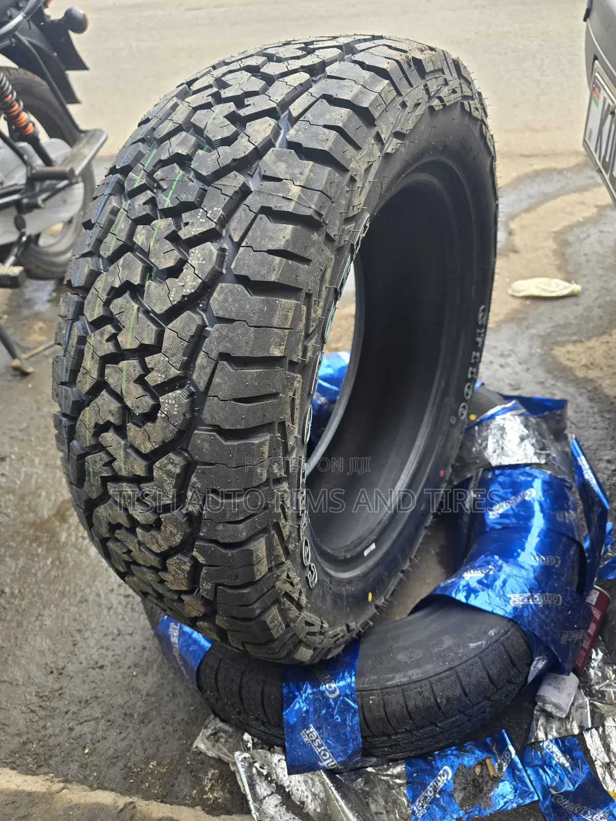 235/60r18 Comfoser A/T