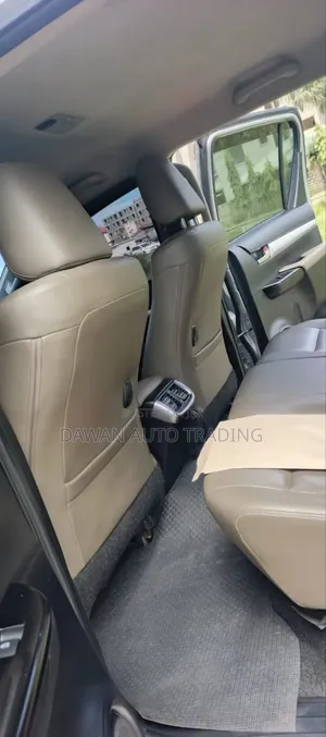 Toyota Hilux 2016 Silver
