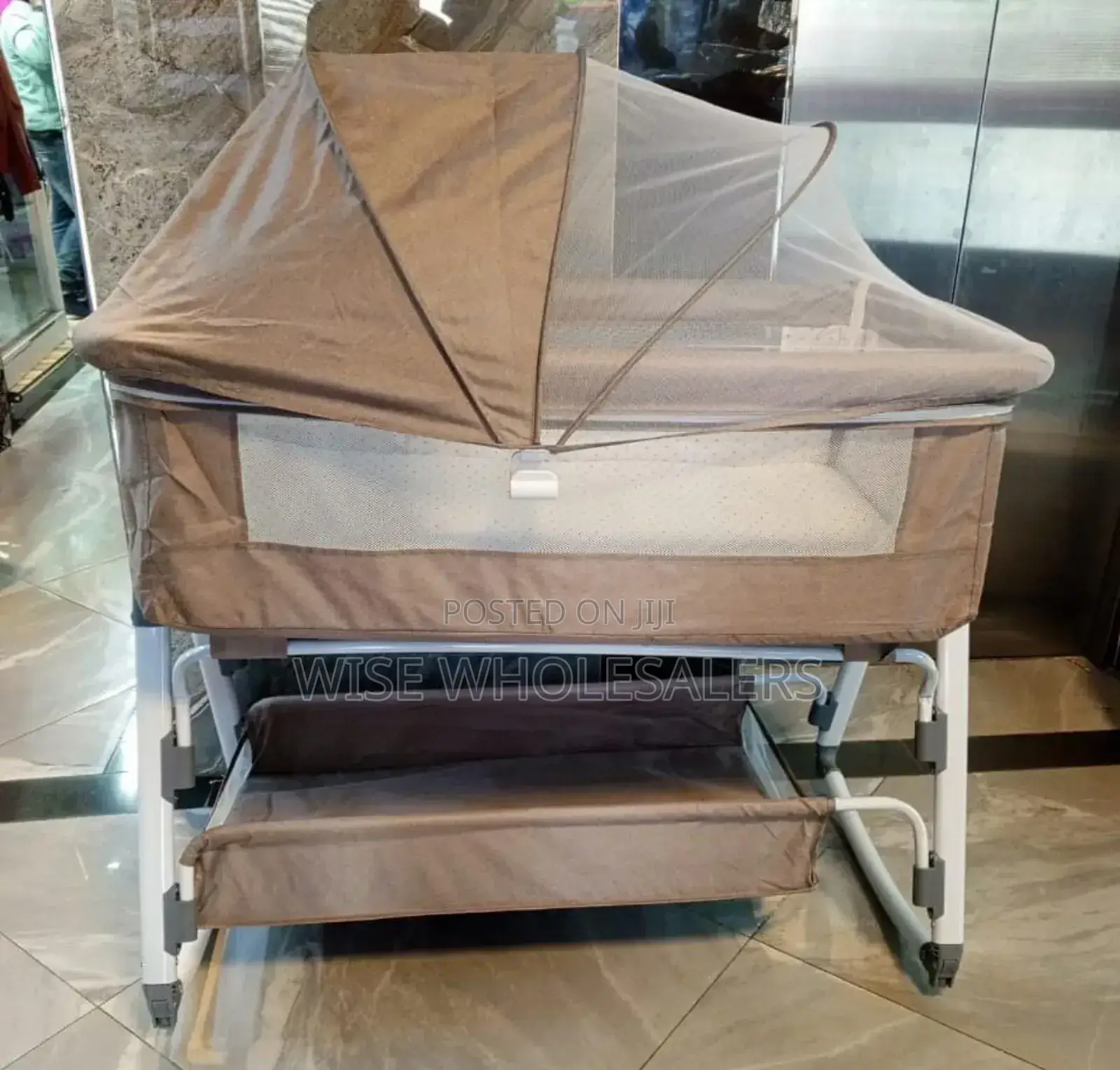 **Clearing Offer** Co-sleeper