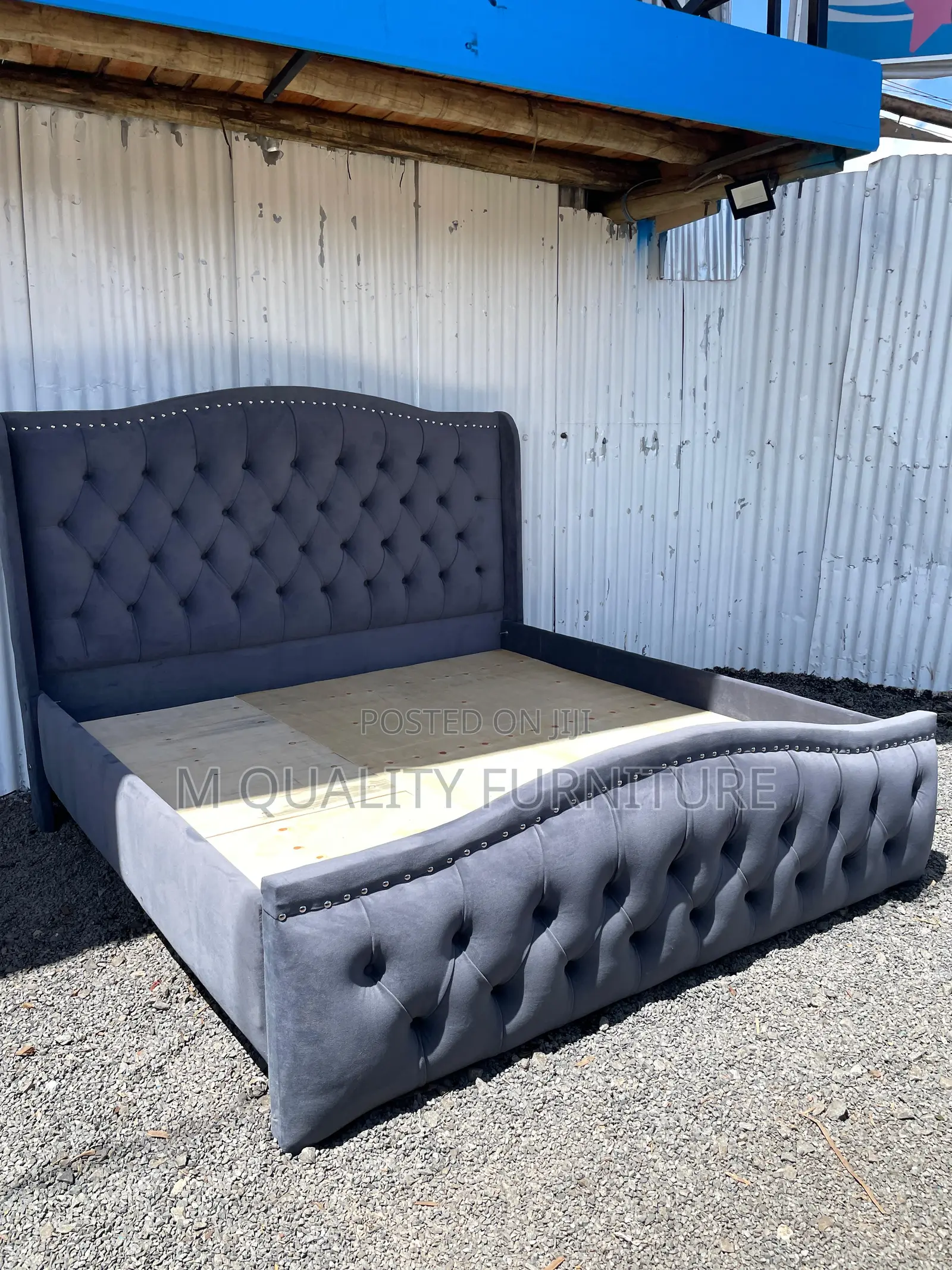 5 by 6 Chesterfield Quality Bed