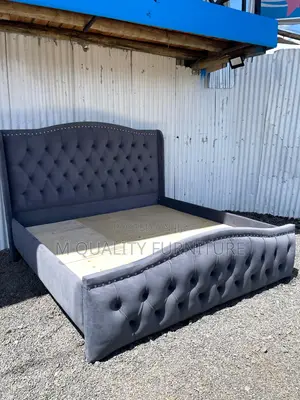 5 by 6 Chesterfield Quality Bed