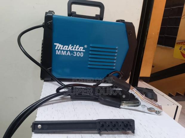 Makita Mma- 300 Inverter Welding Machine.