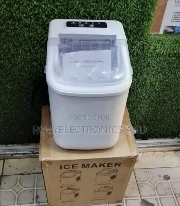 Ice Cube Maker