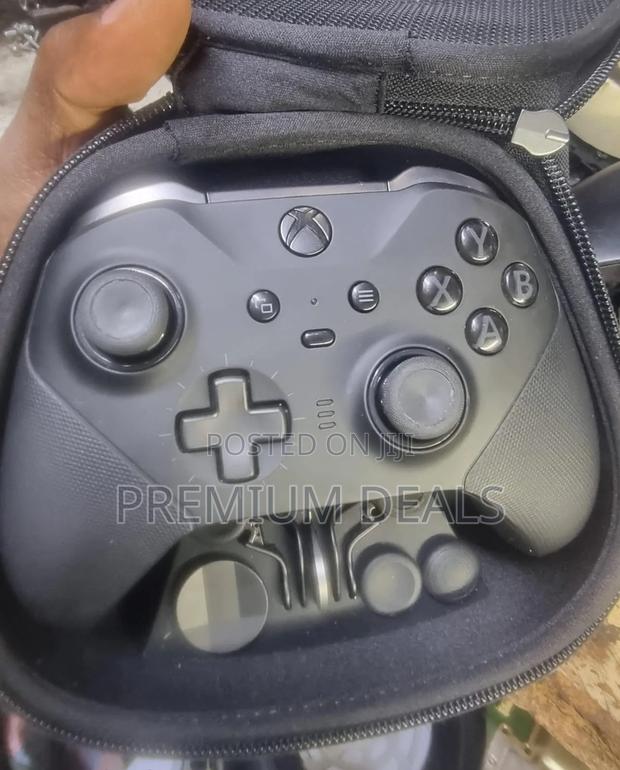 Xbox One Controller in Good Condition.