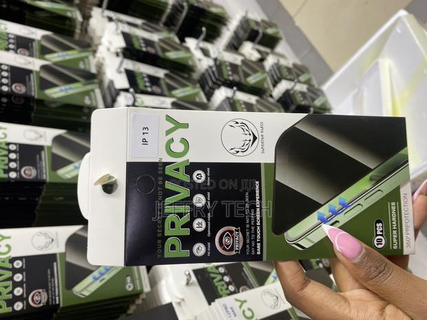 Fotbor Privacy Screen Tempered Glass iPhone 13 Pro Protector - thumbnail 2