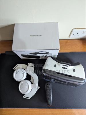 Vr Shinecon Vr Headset With Earphones and Game Controller - main view