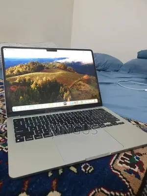 Laptop Apple MacBook Air 2022 M2 16GB Apple M2 SSD 512GB