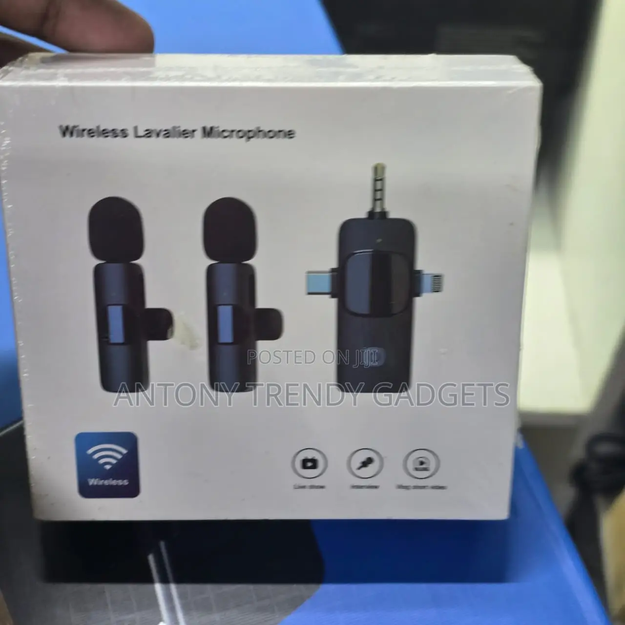 3-in-1 Wireless Lavalier Mic Set Dual Clip-on Mic + Receiver