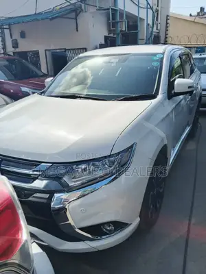 Mitsubishi Outlander 2018 White