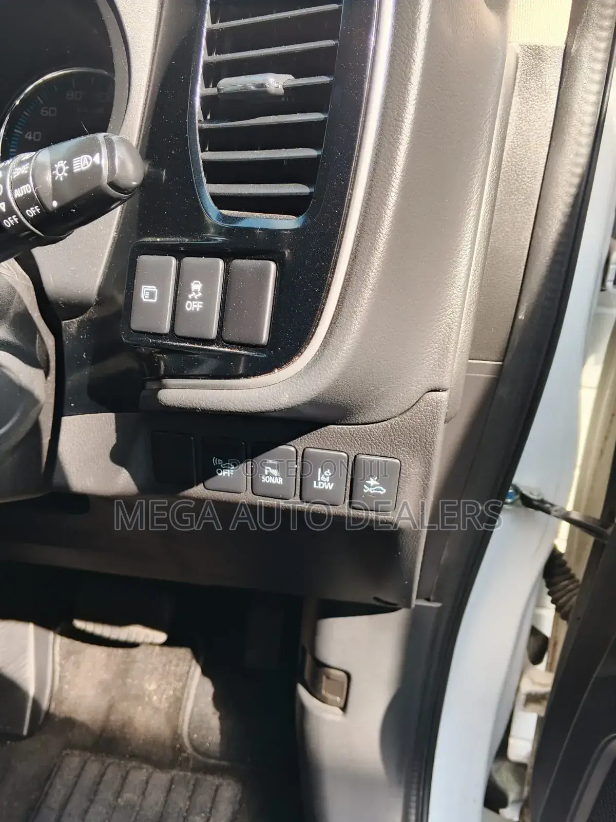 Mitsubishi Outlander 2018 White