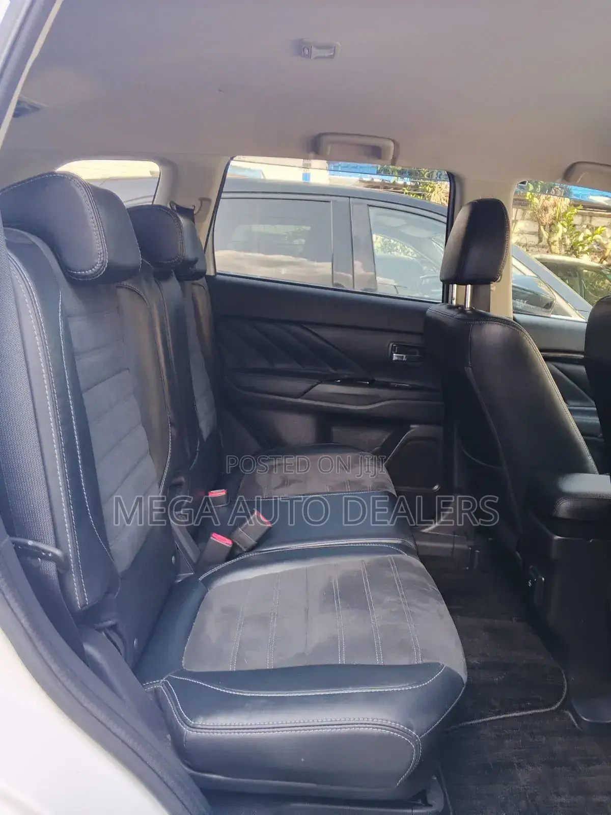 Mitsubishi Outlander 2018 White
