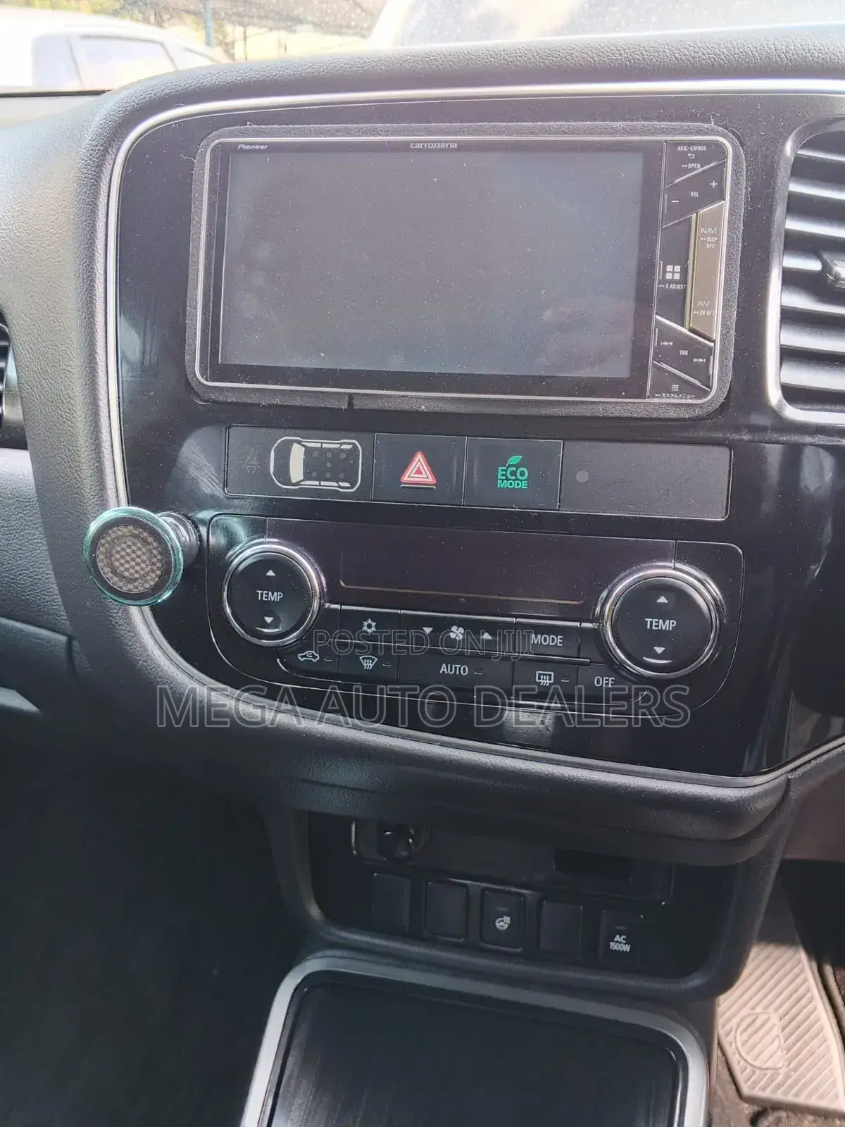 Mitsubishi Outlander 2018 White