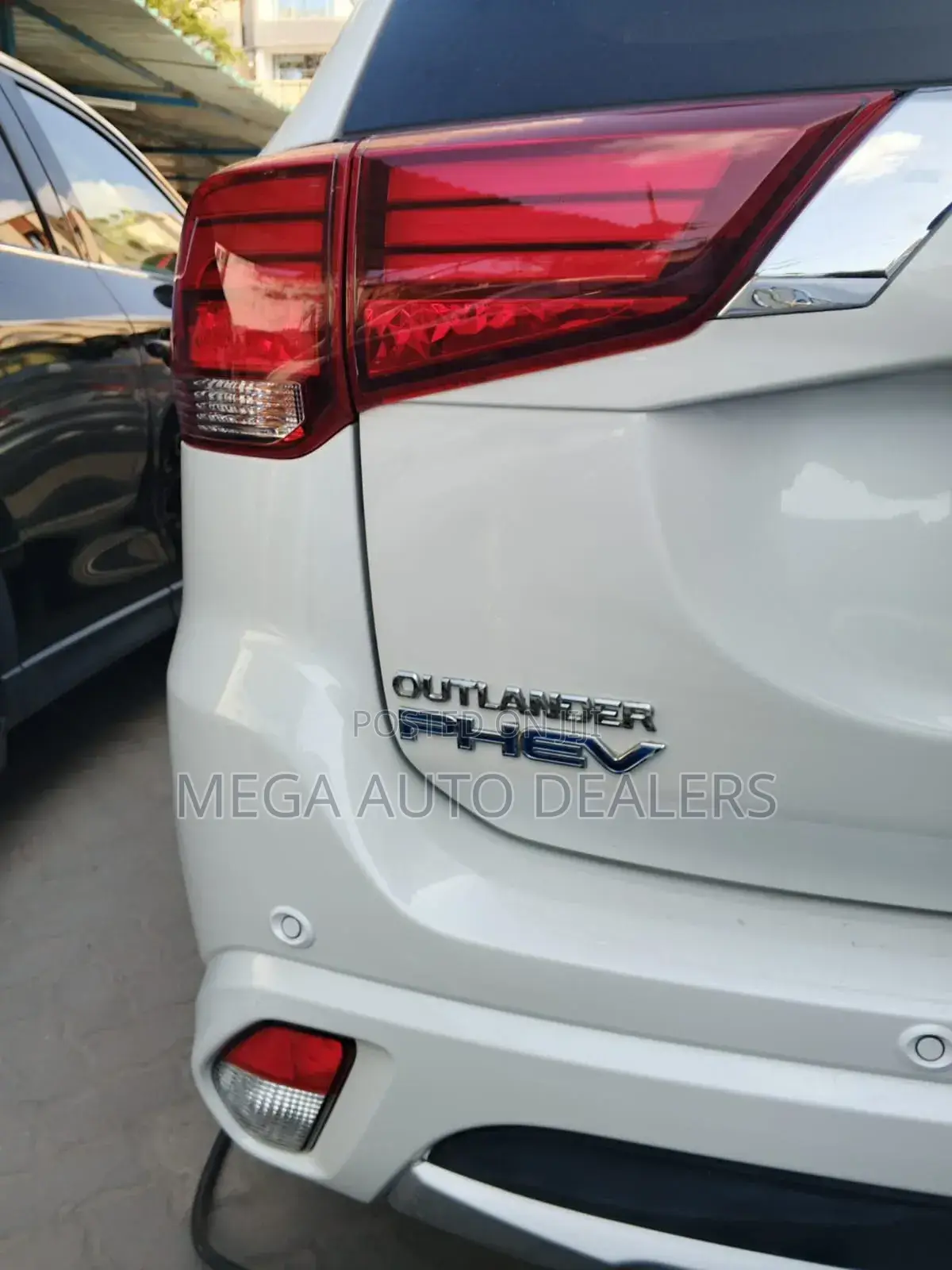 Mitsubishi Outlander 2018 White