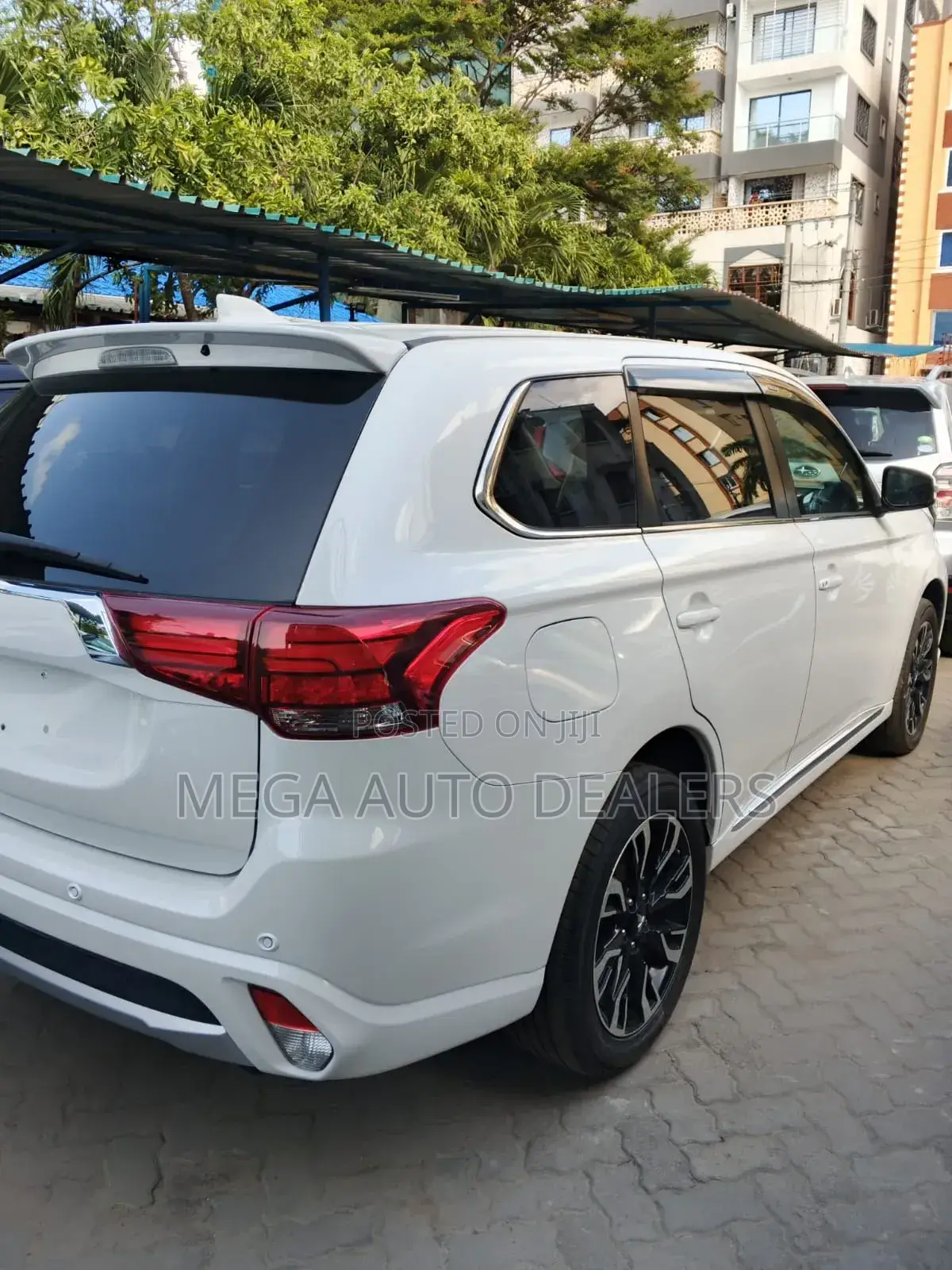 Mitsubishi Outlander 2018 White