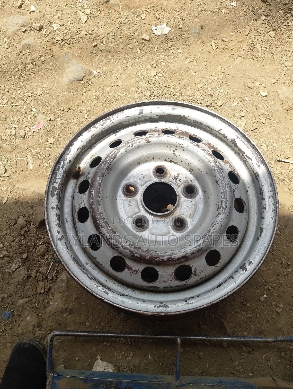 Toyota Vigo 2012 Rim Size 14(5 Holes)