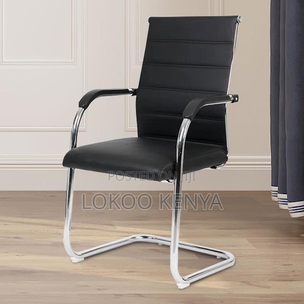 Office Chair : Mesh Seminar Chair – Black - thumbnail 3