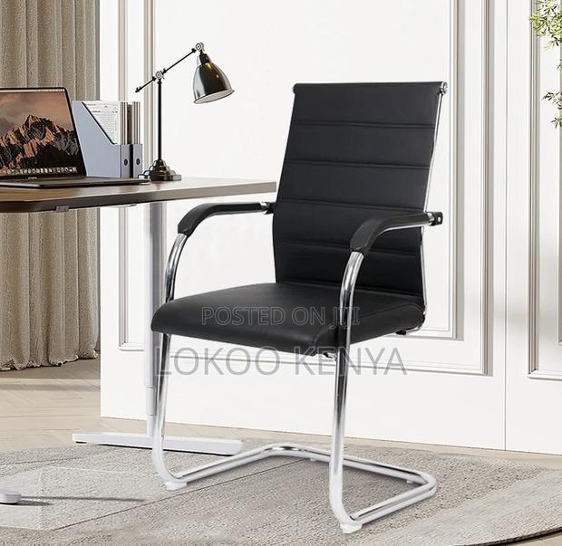 Office Chair : Mesh Seminar Chair – Black - thumbnail 4