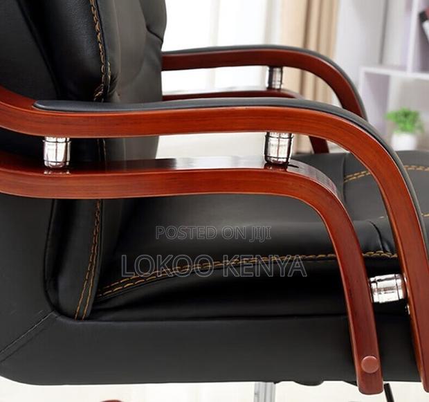 Office Chair : Leather Black Professional Office Seat