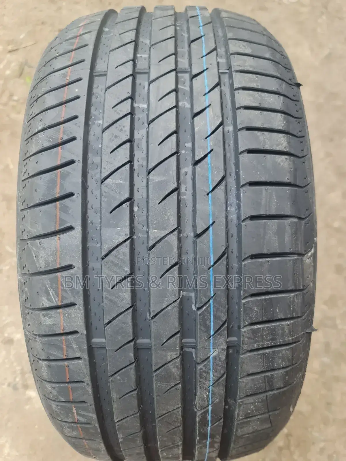 245 /40 R18 Maxtrek Tyres (Highway)