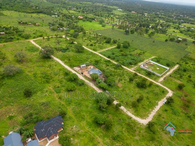 Kizingo an 1/4 Plots for Sale 1st Row - thumbnail 2