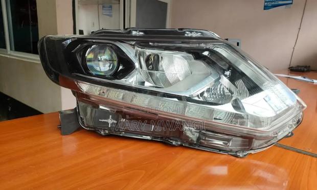 Nissan Xtrail Nt32 Non-Xenon Headlight