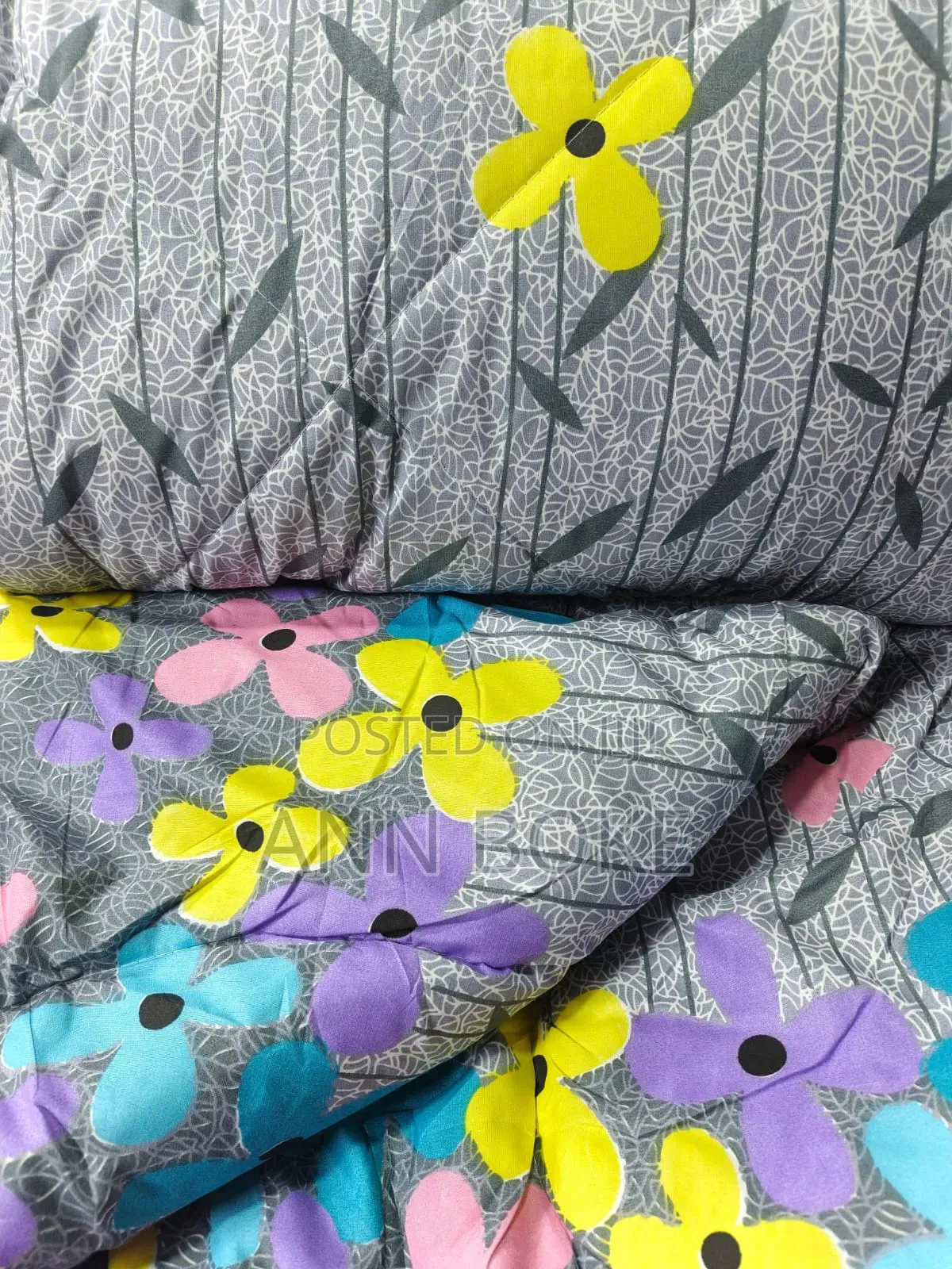 Unbinded Duvet One Sheet Two Pillowcases 
 Size 5x6