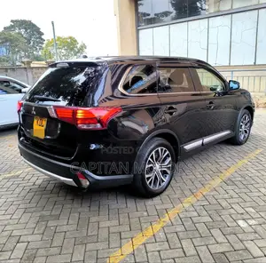Mitsubishi Outlander 2016 Black