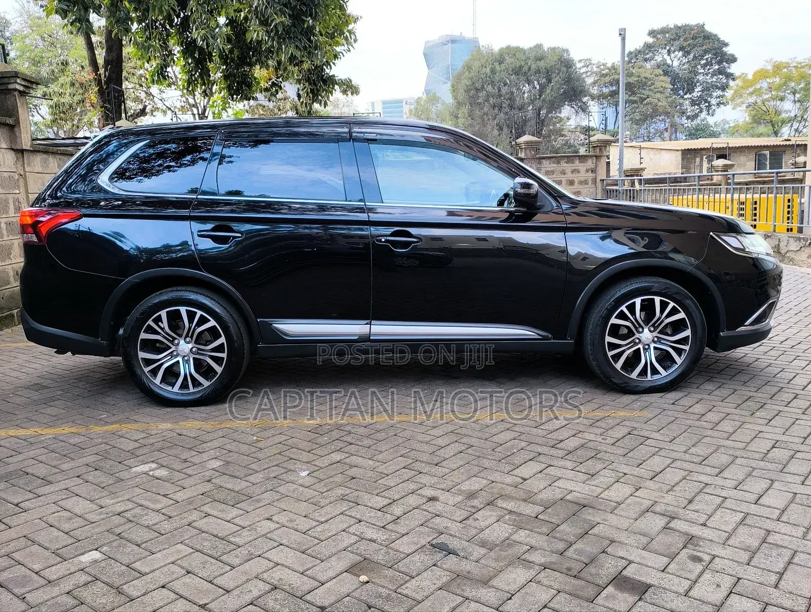 Mitsubishi Outlander 2016 Black