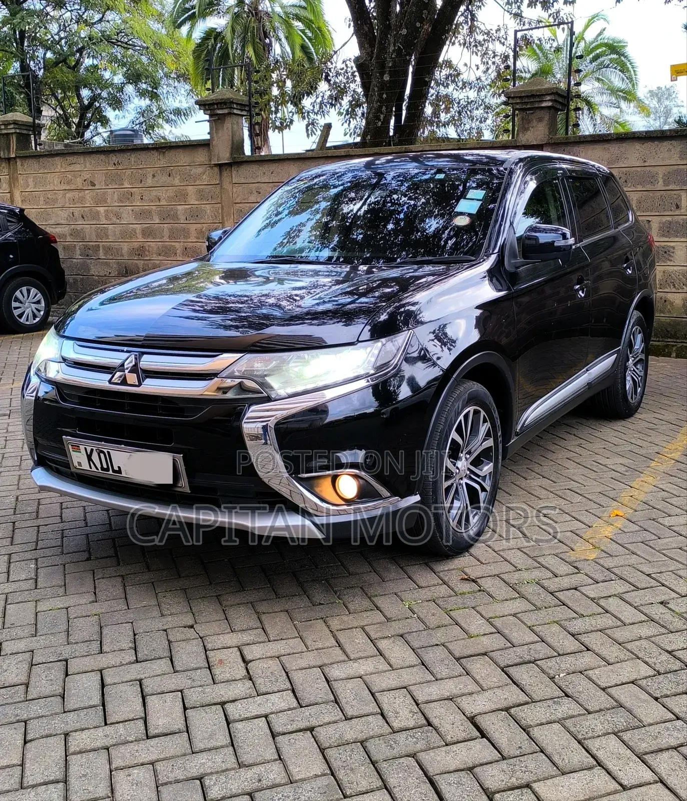 Mitsubishi Outlander 2016 Black