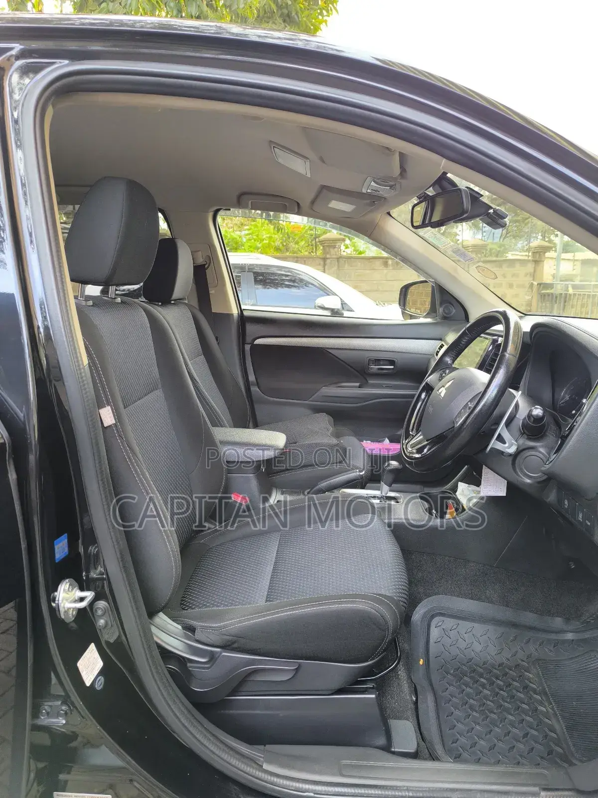 Mitsubishi Outlander 2016 Black