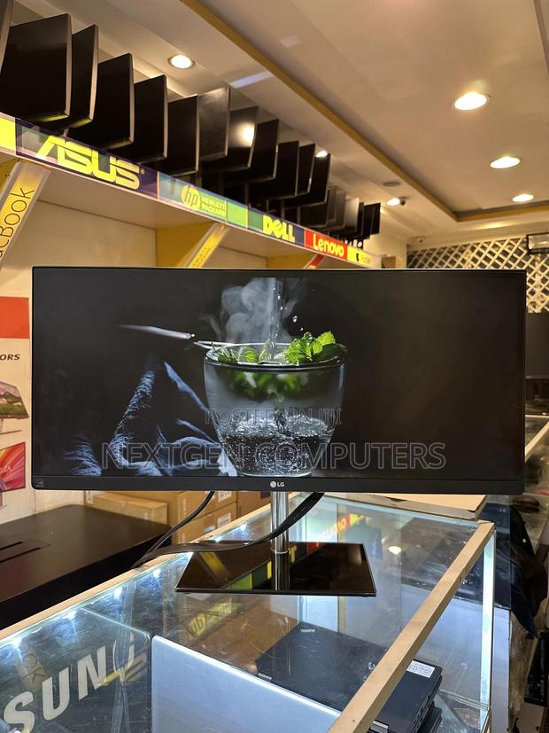 Lg 29ub67-B 29” Ips WFHD (2560x1080)Ultra-Wide Monitor - main view