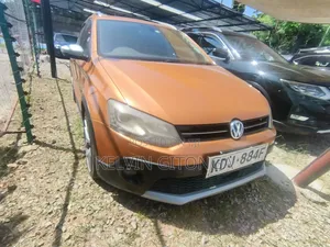 Volkswagen Polo 2016 Orange