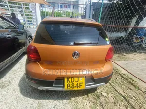 Volkswagen Polo 2016 Orange