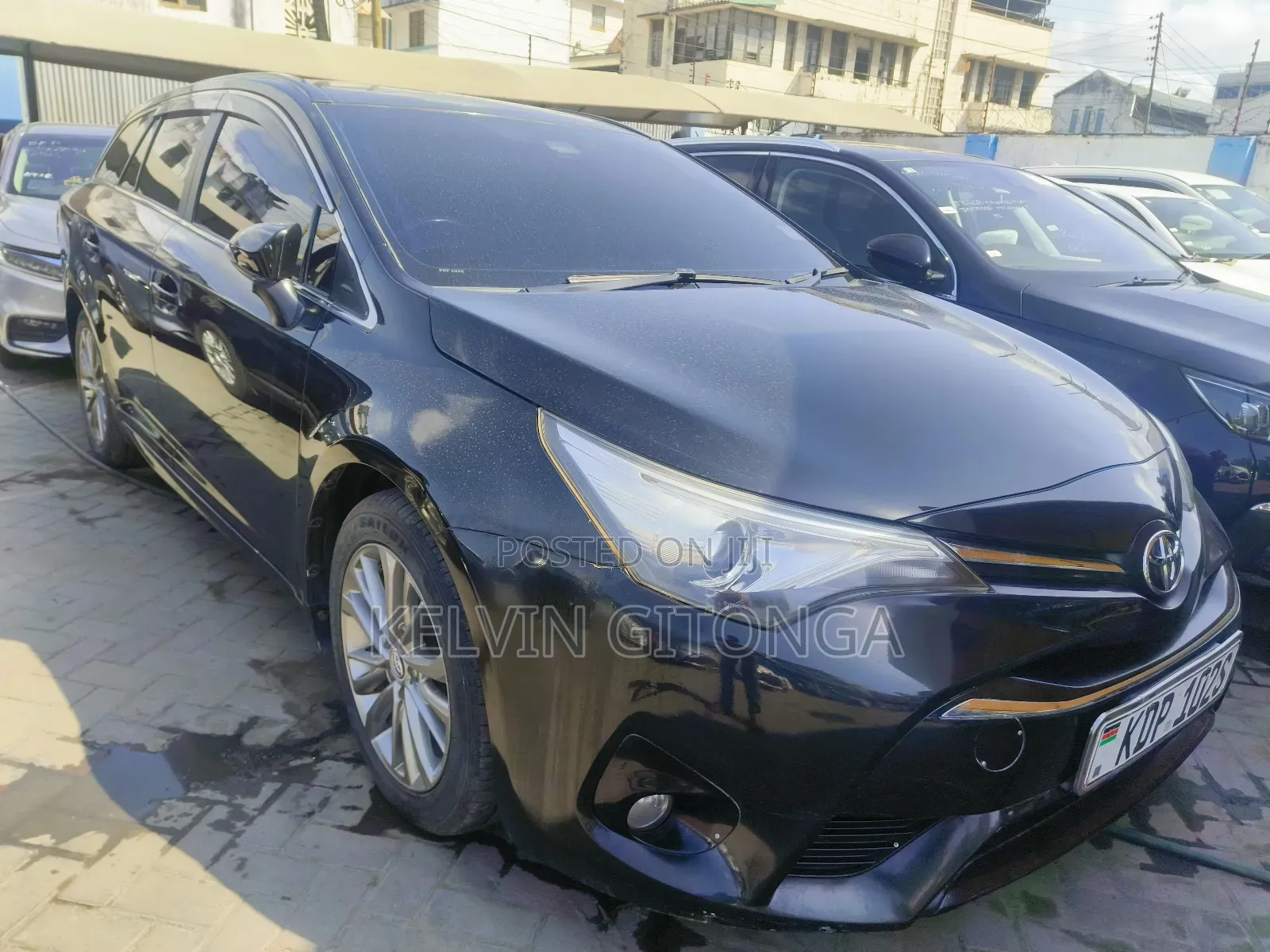 Toyota Avensis 2016 Black
