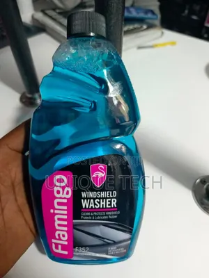 Windshield Washer / Flamingo Windshield Leaner