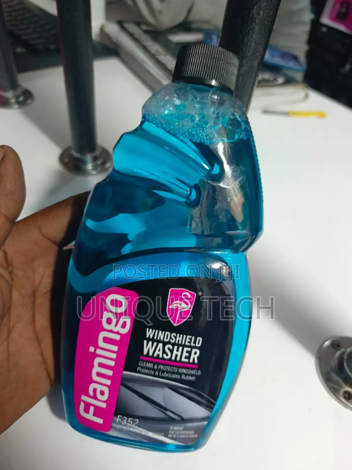 Flamingo Glass Washer -Safe for All Auto Windows