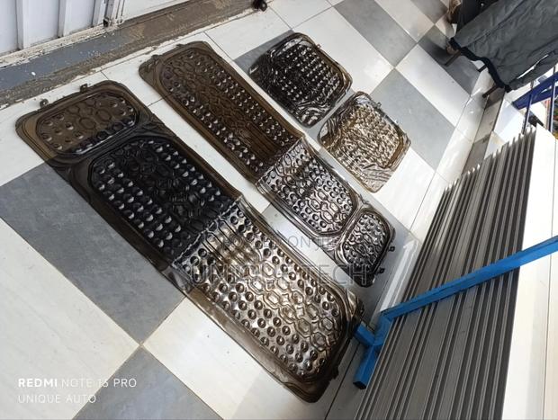 Clear Black 7-Seater Car Mat – Sleek Durable Mats