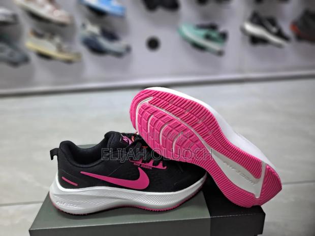 Ladies Nike Airzoom Black/Pink Size 36-40 - main view